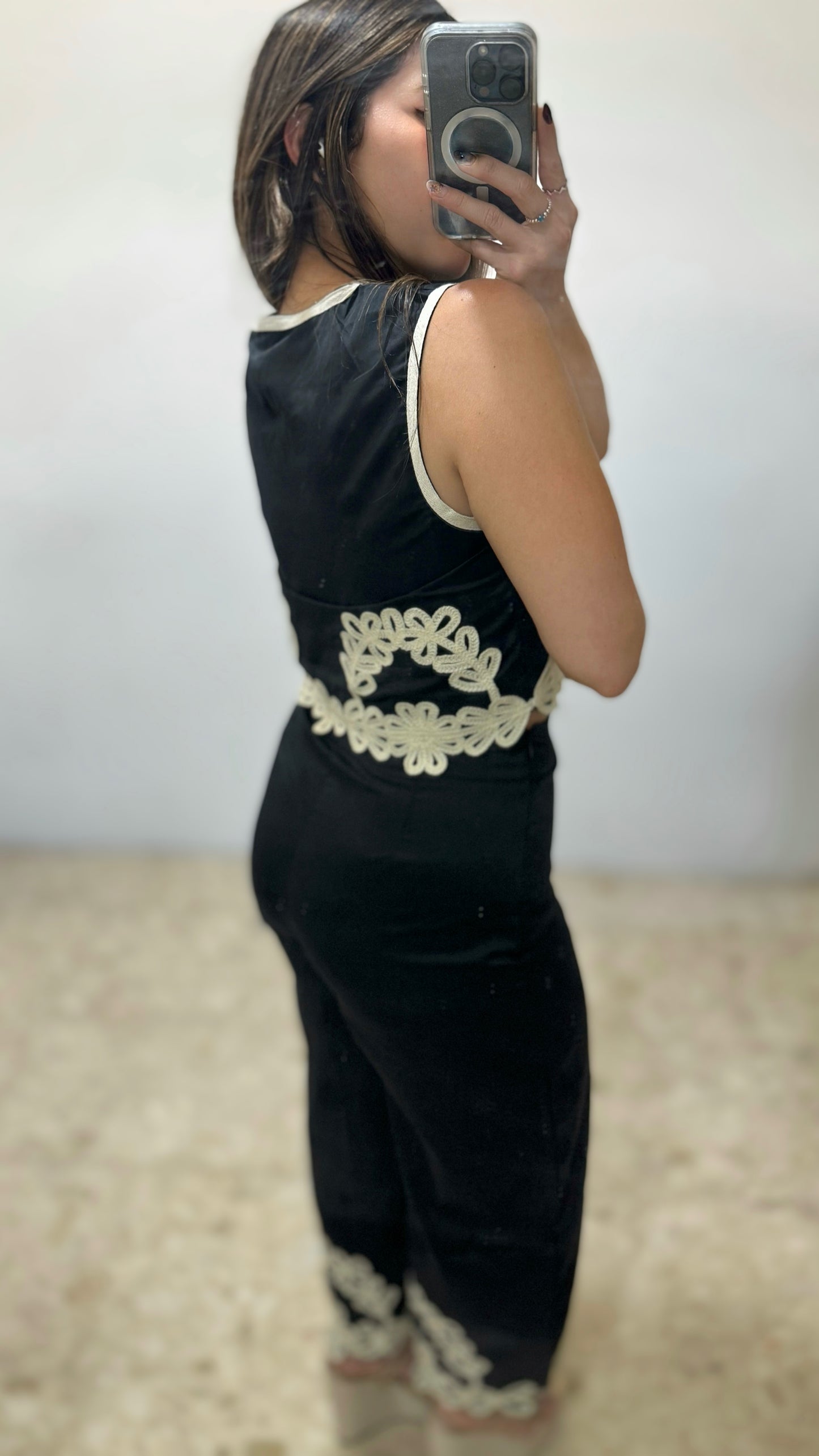 Liz embroidered set