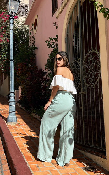 Blusa blanca con hombros descubiertos todo en uno